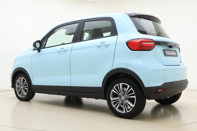 Vehicle Image 12