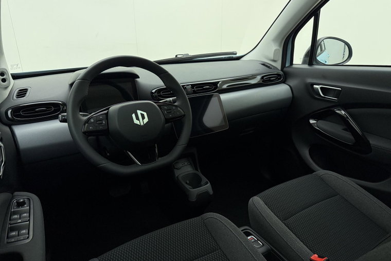 Vehicle Image 15