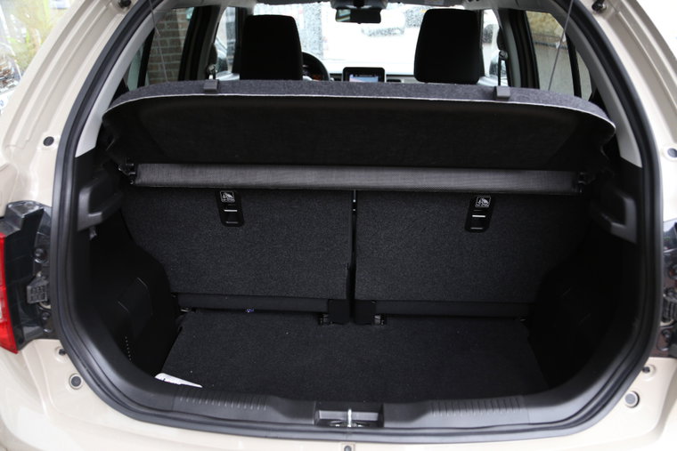 Vehicle Image 16