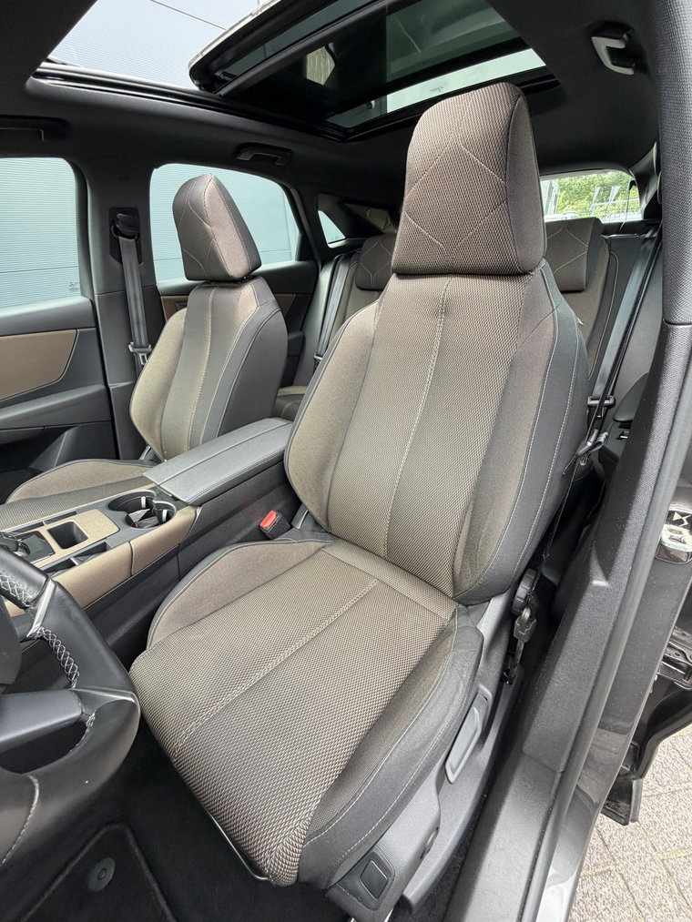 Vehicle Image 17