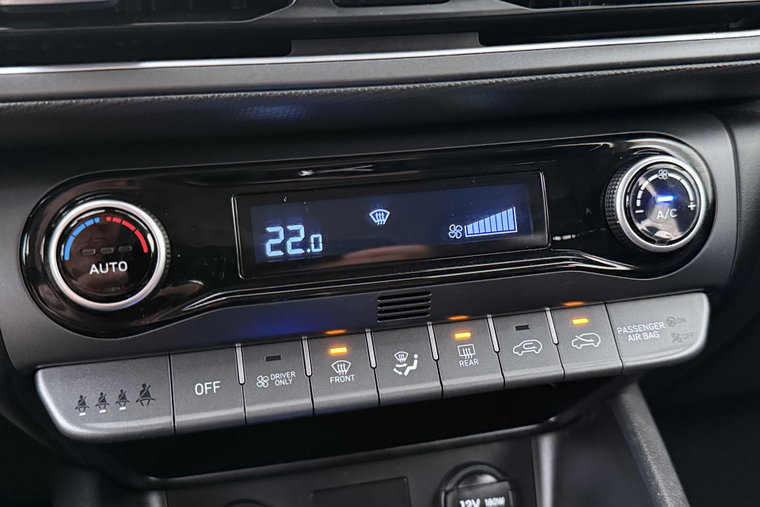 Vehicle Image 25