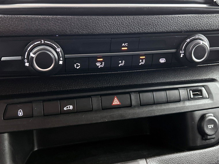 Vehicle Image 27
