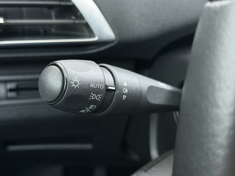 Vehicle Image 28
