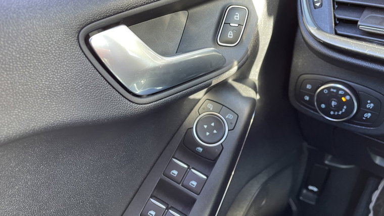 Vehicle Image 26