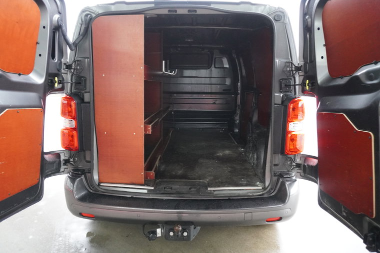 Vehicle Image 13