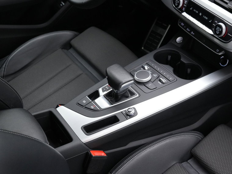 Vehicle Image 33