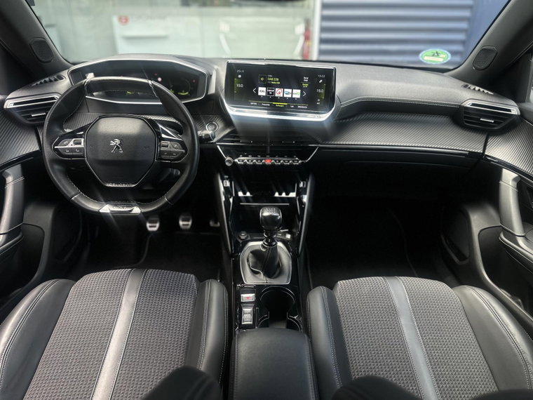 Vehicle Image 14