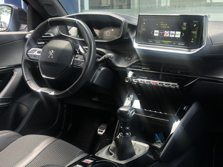 Vehicle Image 26