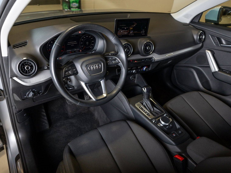 Vehicle Image 18