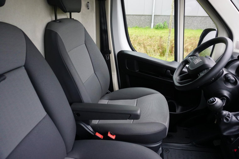 Vehicle Image 37