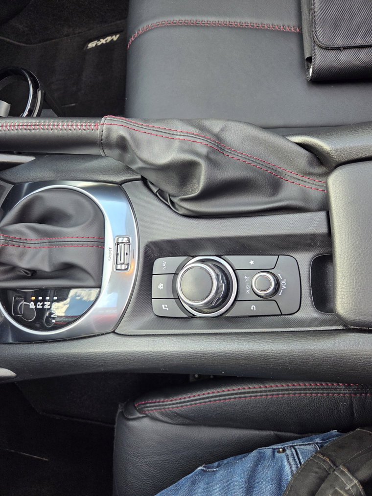 Vehicle Image 18
