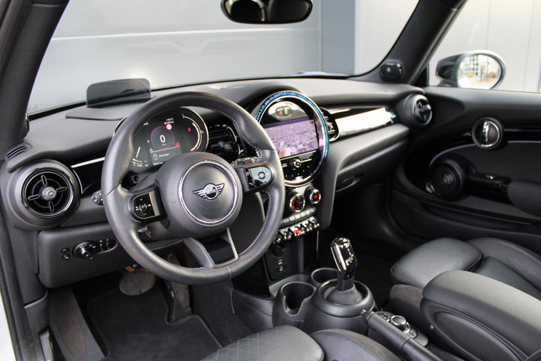 Vehicle Image 21