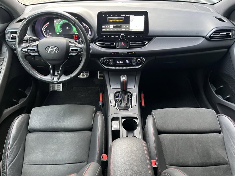 Vehicle Image 16