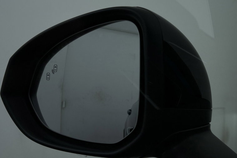 Vehicle Image 38