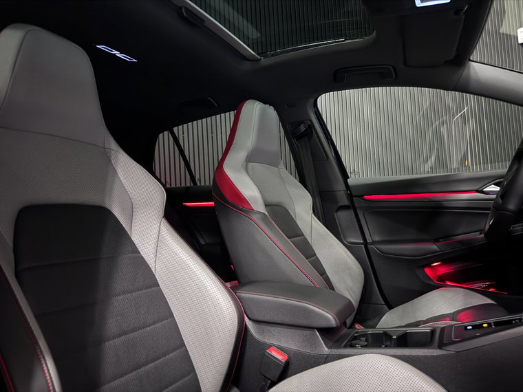 Vehicle Image 33