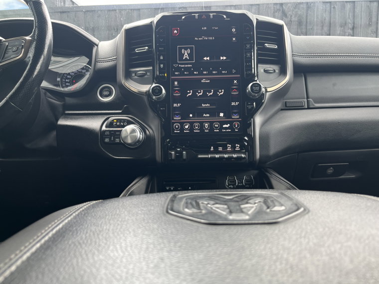 Vehicle Image 26