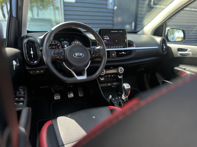 Vehicle Image 12