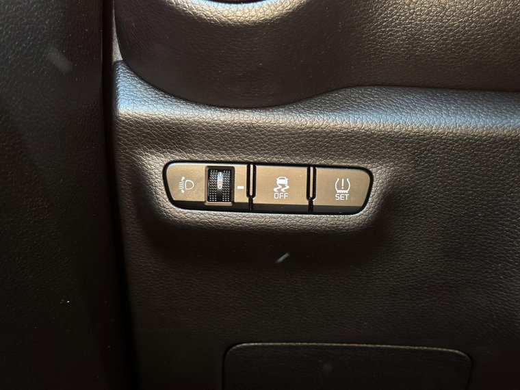 Vehicle Image 27