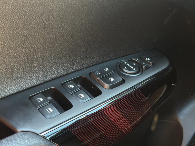 Vehicle Image 28