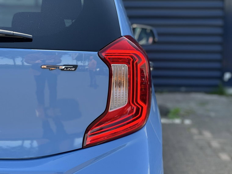 Vehicle Image 8