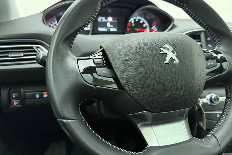 Vehicle Image 26
