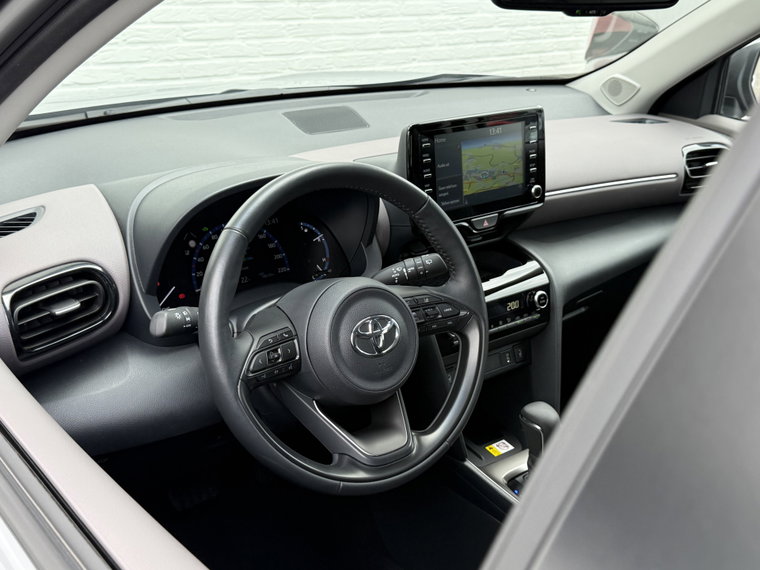 Vehicle Image 10