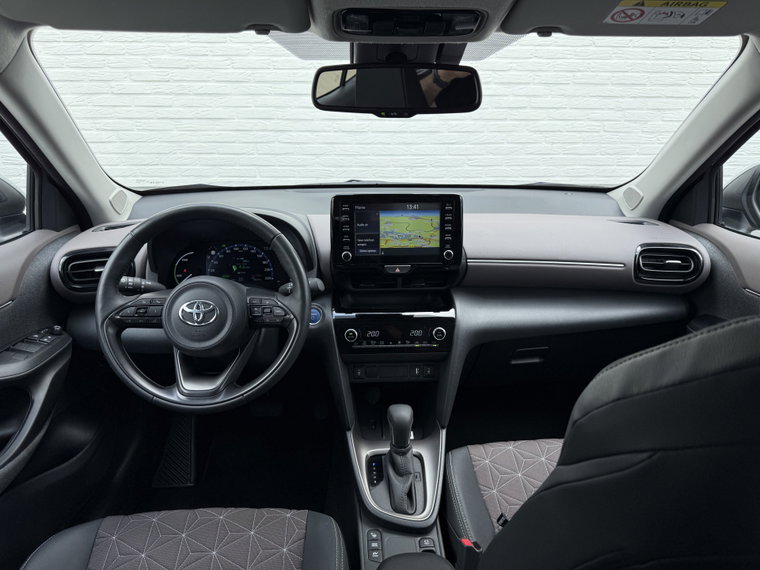 Vehicle Image 11