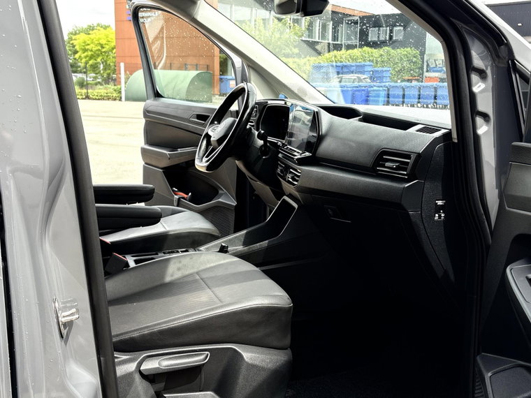 Vehicle Image 23