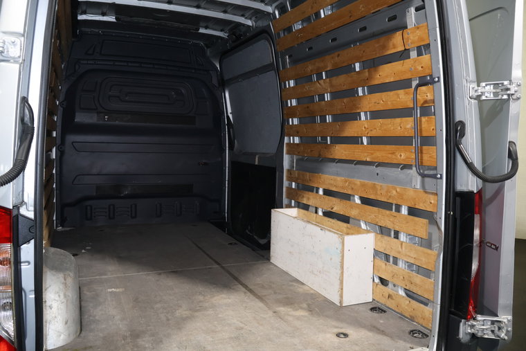 Vehicle Image 13