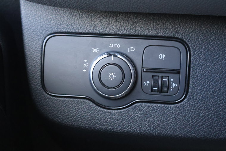 Vehicle Image 35