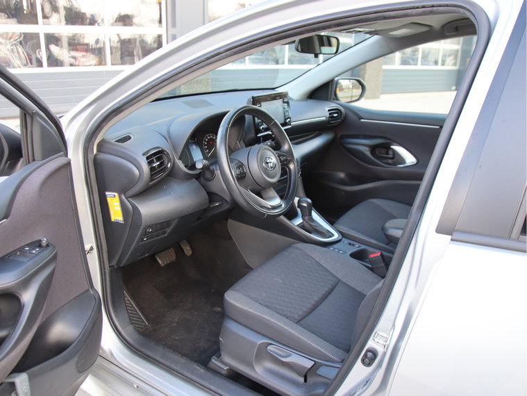 Vehicle Image 9