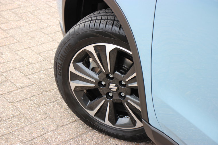 Vehicle Image 13