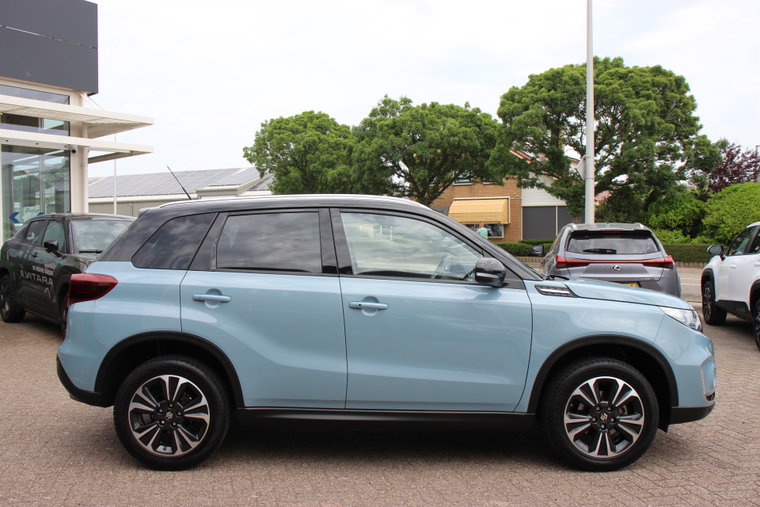 Vehicle Image 4