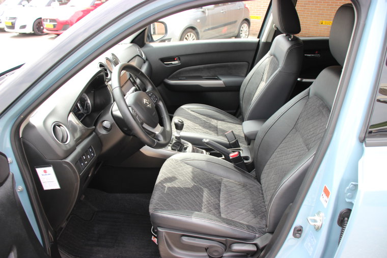 Vehicle Image 10