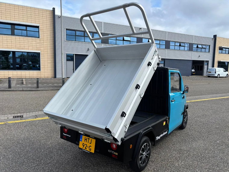 Vehicle Image 13