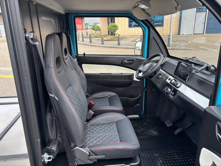 Vehicle Image 16