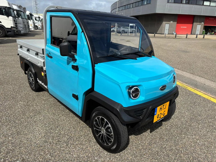 Vehicle Image 4