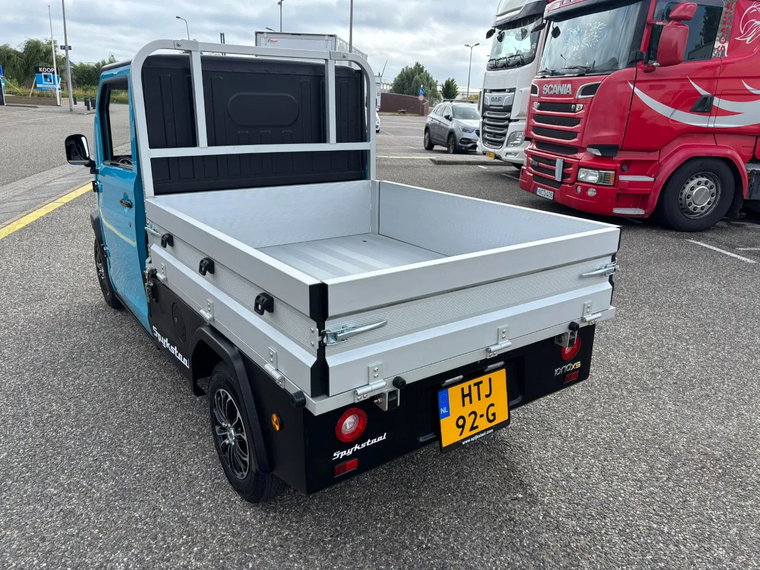Vehicle Image 6