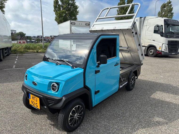 Vehicle Image 9