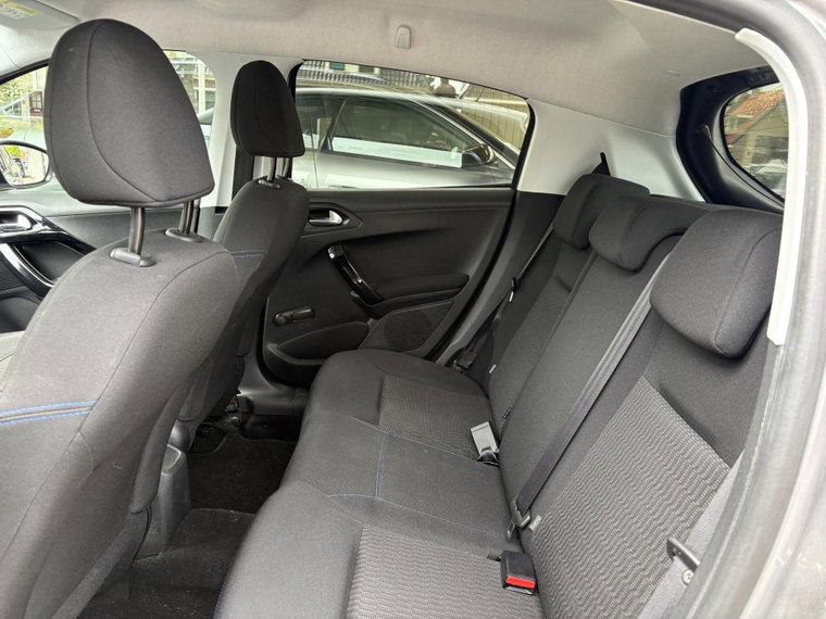 Vehicle Image 19