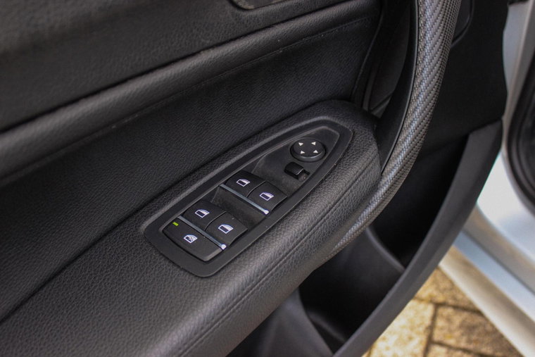 Vehicle Image 35