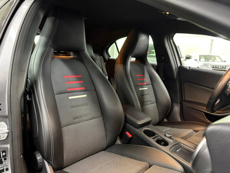 Vehicle Image 35