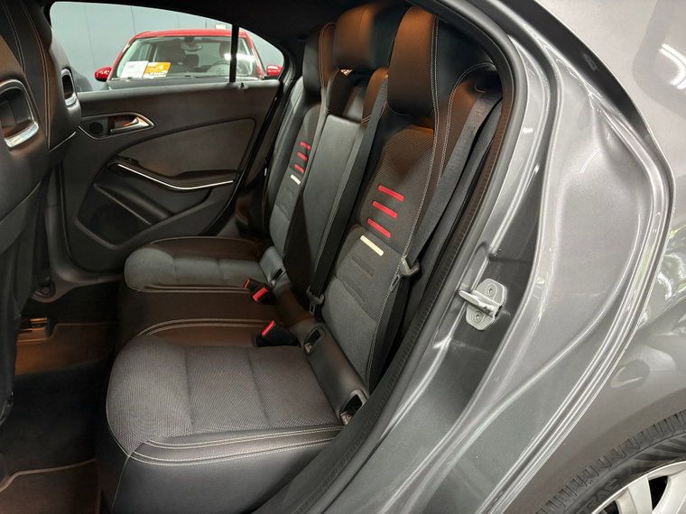 Vehicle Image 36