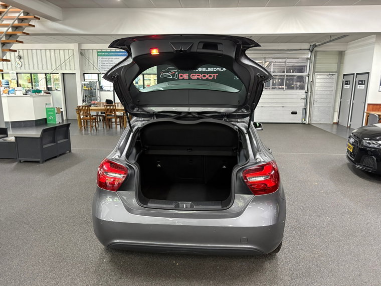 Vehicle Image 38