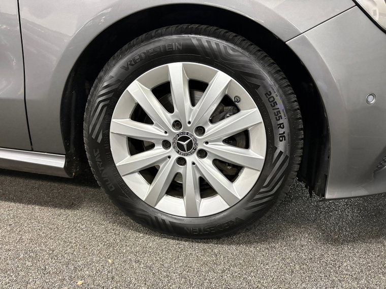 Vehicle Image 40