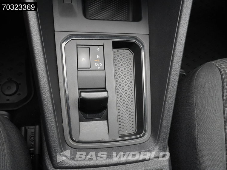 Vehicle Image 24
