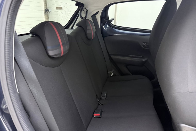 Vehicle Image 13