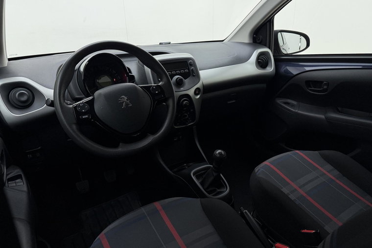 Vehicle Image 14