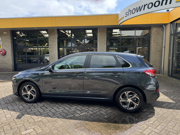 Vehicle Image 17