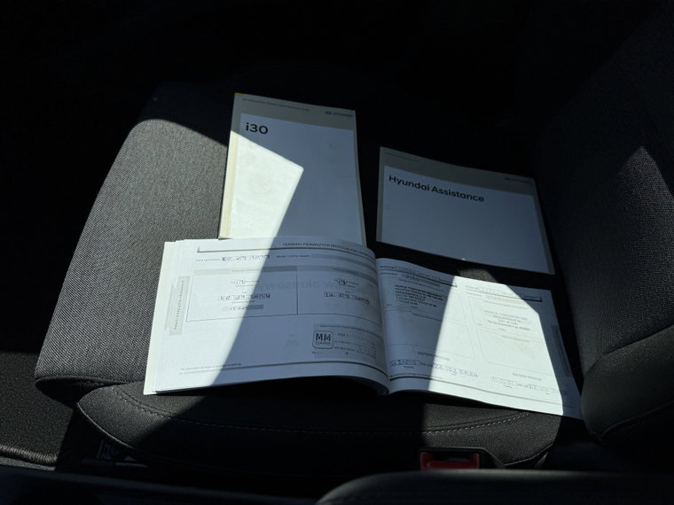 Vehicle Image 19